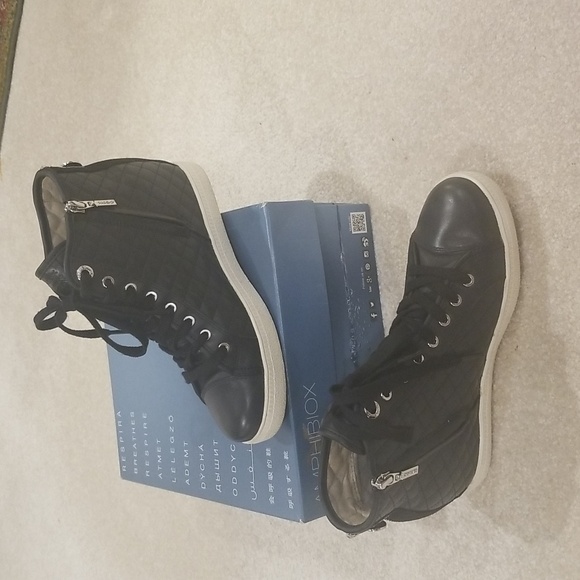 Black ankle Geox Natural Leather Active breathable shoes  Size 8. Italian parent - Picture 3 of 10